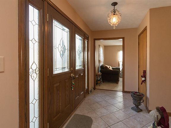 4th image of 1325 Hickory Hill Ct