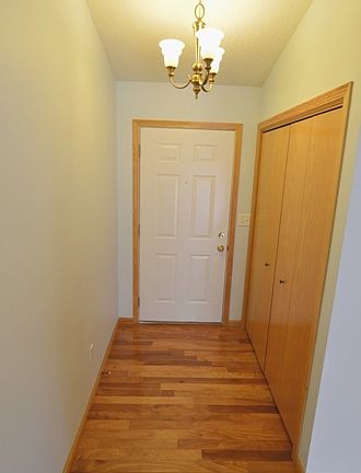4th image of 831 Augusta Cir