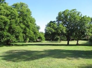 1040 W Wintergreen Rd, Desoto, TX 75115