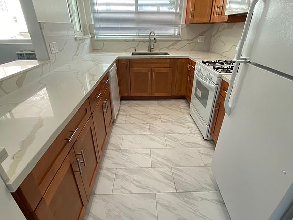 4th image of 11917 Kiowa Ave #6