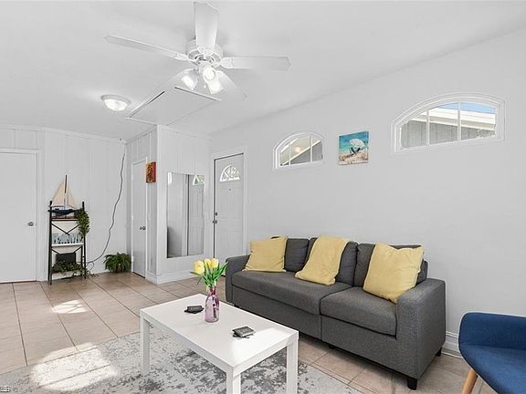 5th image of 717 95th Ave N #1