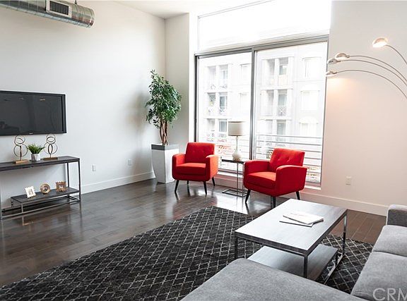 4th image of 433 Pine Ave Unit 309