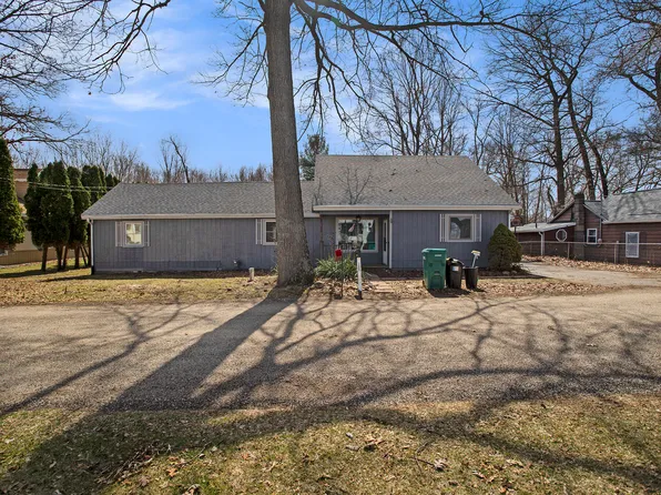 1093 Orchard Dr, Marshall, MI 49068