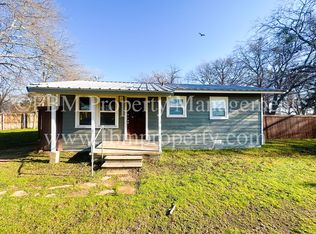 200 Dunlap St, Italy, TX 76651