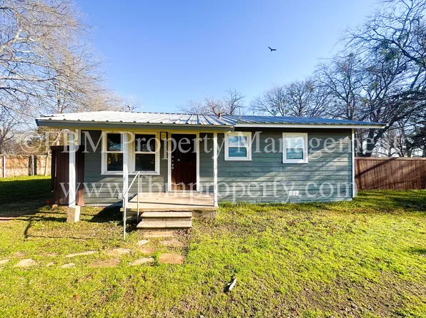 200 Dunlap St, Italy, TX 76651