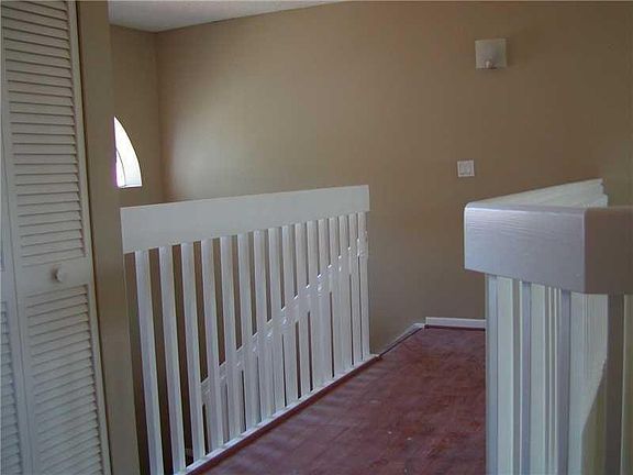 3rd image of 11321 Lakeview Dr