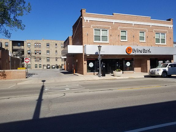 2nd image of 810 S Oak Park Ave #1