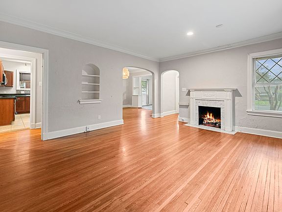 5th image of 929 University St