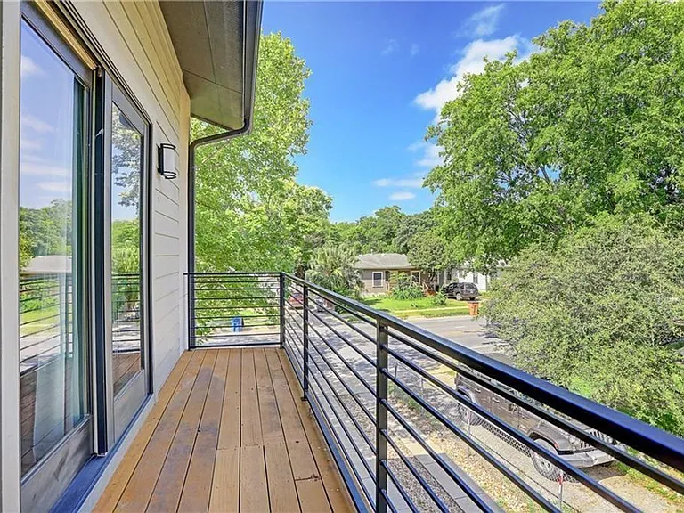 602 W North Loop Blvd — Photo 28