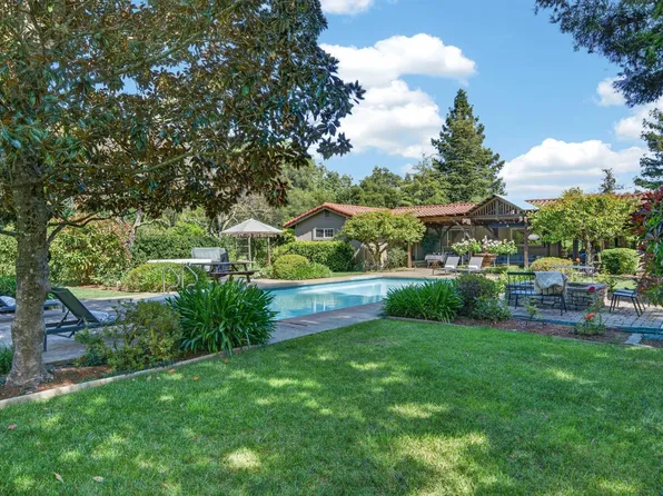 1541 Chablis Road, Healdsburg, CA 95448