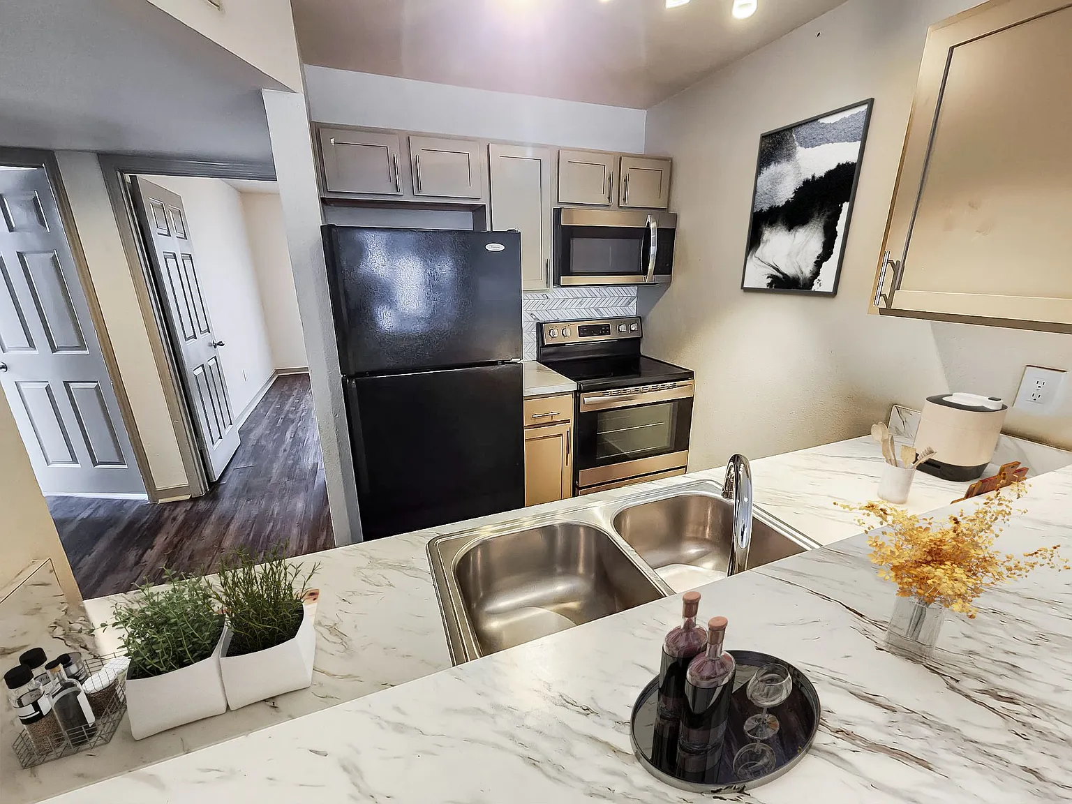 1 bed, 606 sqft, $850 — Photo 2