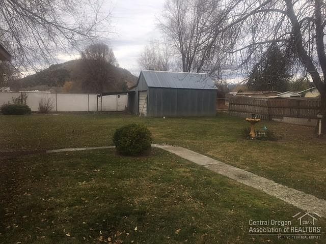 2nd image of 1052 SE Combs Flat Rd