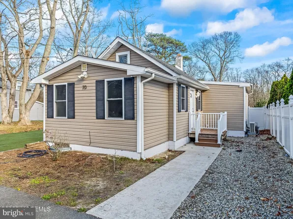 70 John F Kennedy Blvd, Pine Beach, NJ 08741