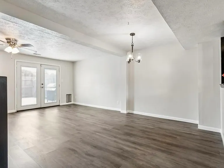 1315 Peabody Dr — Photo 5