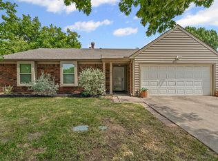 105 Clove Ln, Euless, TX 76039