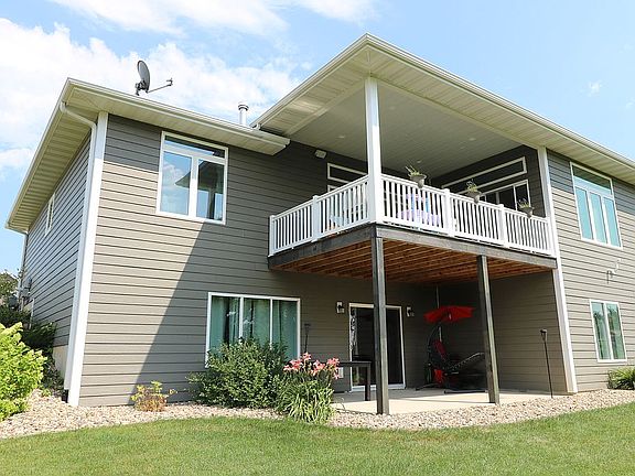 3rd image of 737 Amara Ct