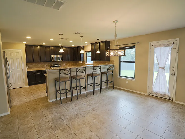 729 Green Pasture Dr — Photo 5