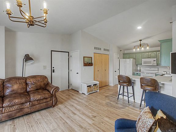 5th image of 1335 SE 6th St APT 304