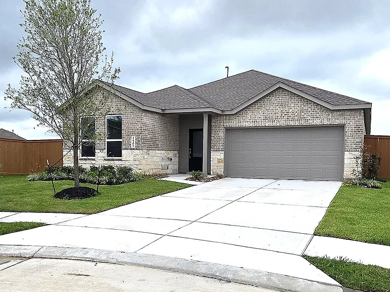 2507 Cantera Bluff Ln — Photo 1