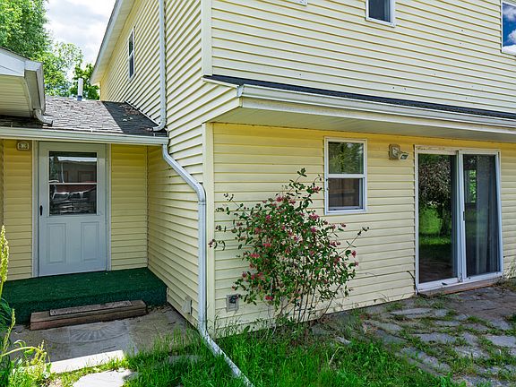 2nd image of 3036 N Bernard Ct