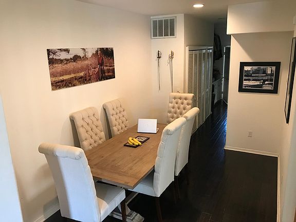2nd image of 5725 Woodman Ave #102
