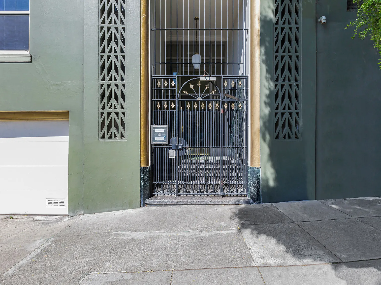 255 Steiner — Photo 3