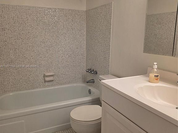 3rd image of 501 Blue Heron Dr APT A319