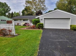 6160 Cedarwood Rd, Mentor, OH 44060