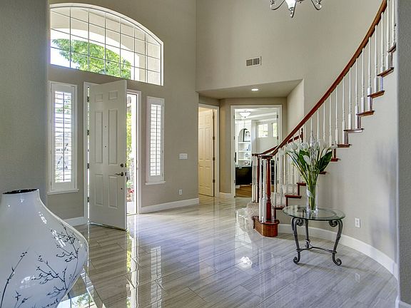 3rd image of 6012 Ladero Way