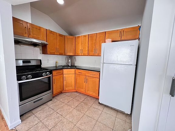 2nd image of 2347 99th St #2
