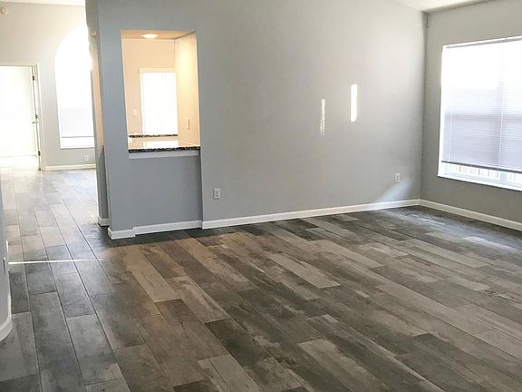 4th image of 1017 Alpug Ave