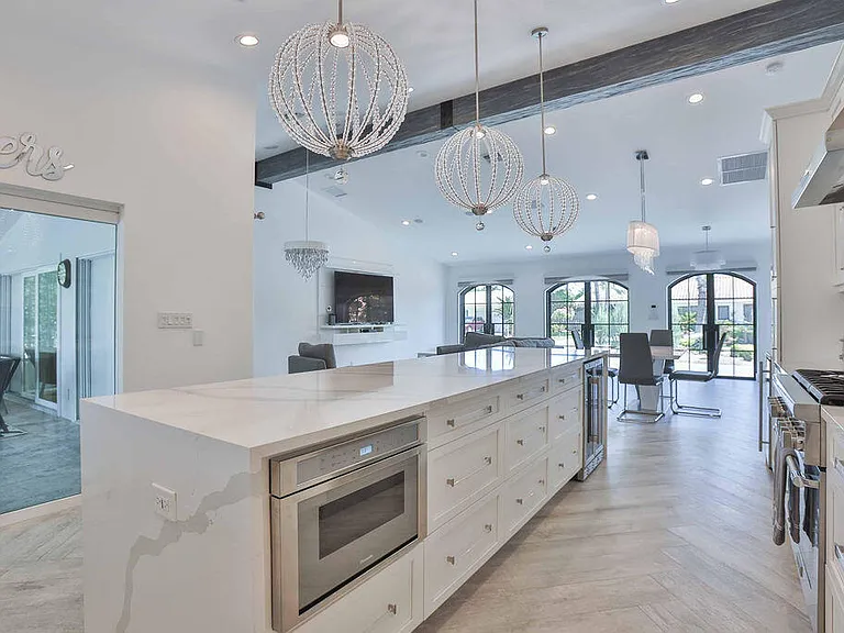 713 Forsyth St — Photo 14