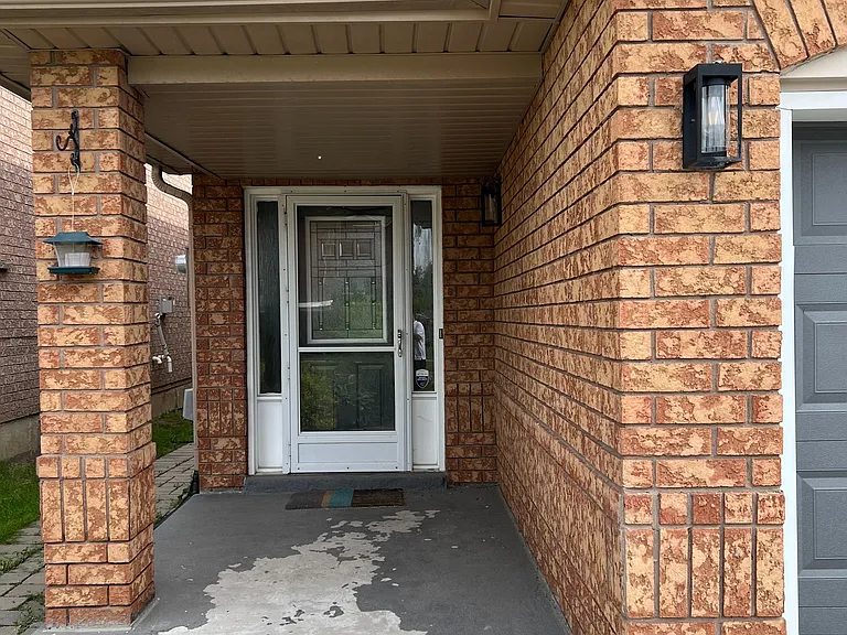 35 Brightsview Dr — Photo 2