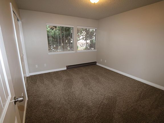 4th image of 709 N I St APT 4