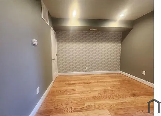 303 Folcroft St — Photo 13