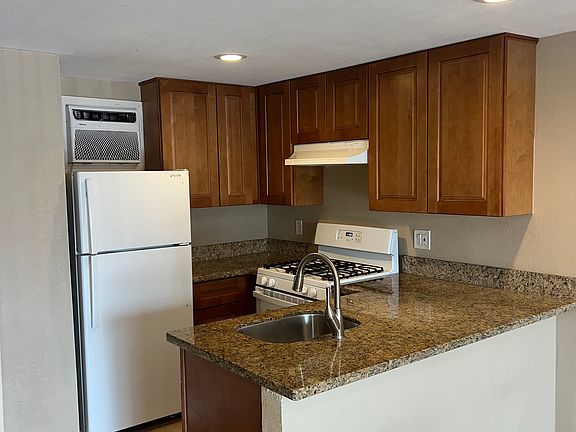 2nd image of 1305 W El Monte St #12