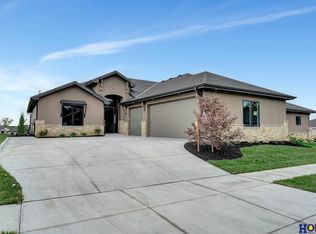 9733 Casa Colina Ct, Lincoln, NE 68520