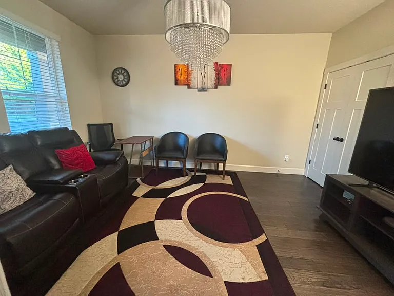 755 SE 78th Ave — Photo 5