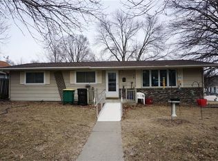 309 W Hutchings St, Winterset, IA 50273