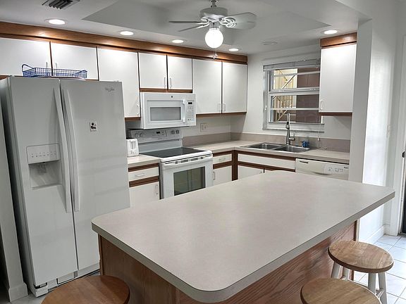 5th image of 308 Golfview Road #107