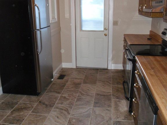 4th image of 821 S 1st Ave
