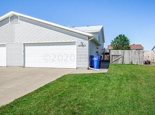 2023 50th St S, Fargo, ND 58103