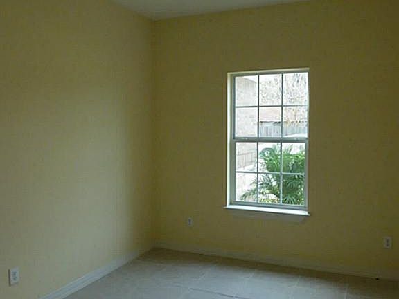 3rd image of 12702 Highmanor Dr