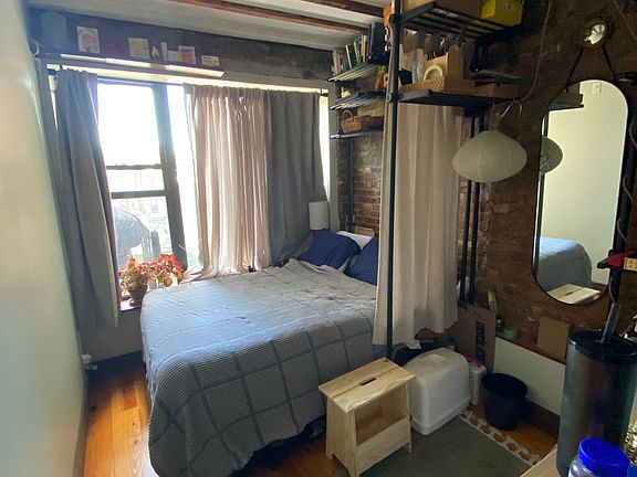 2nd image of 1467 Bedford Ave APT 3