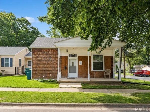 226 W Main St, Lebanon, IL 62254