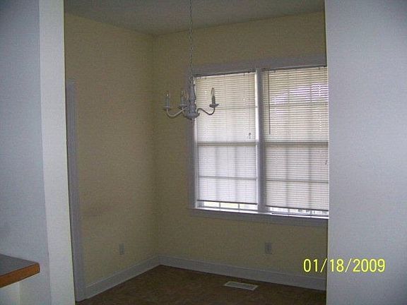 4th image of 1004 Shelley Dr