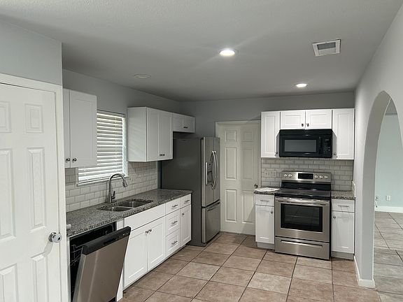5th image of 6134 Golden Valley Dr #1