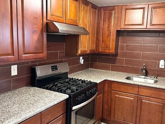 5th image of 4207 S Bateman Street