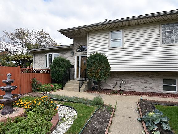 2nd image of 2 Wagner Dr