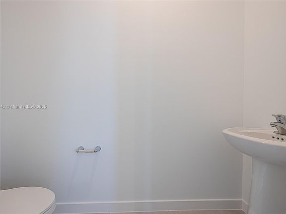 5th image of 7064 Channing Ave #0